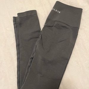 ALPHALETE AMPLIFY LEGGINGS